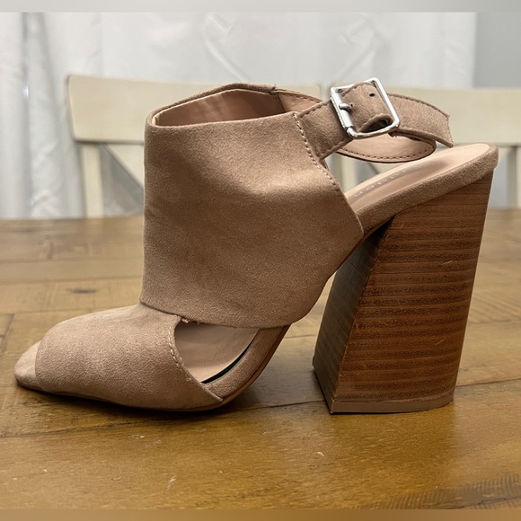 Madden Girl Tan Block Heels Size 9M - Picture 4 of 10